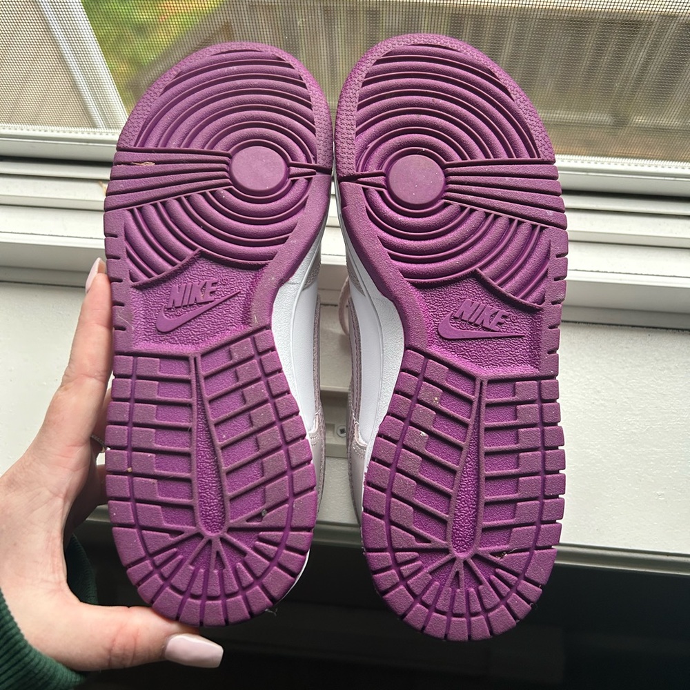 EUC Nike Dunk Low - Picture 9 of 10
